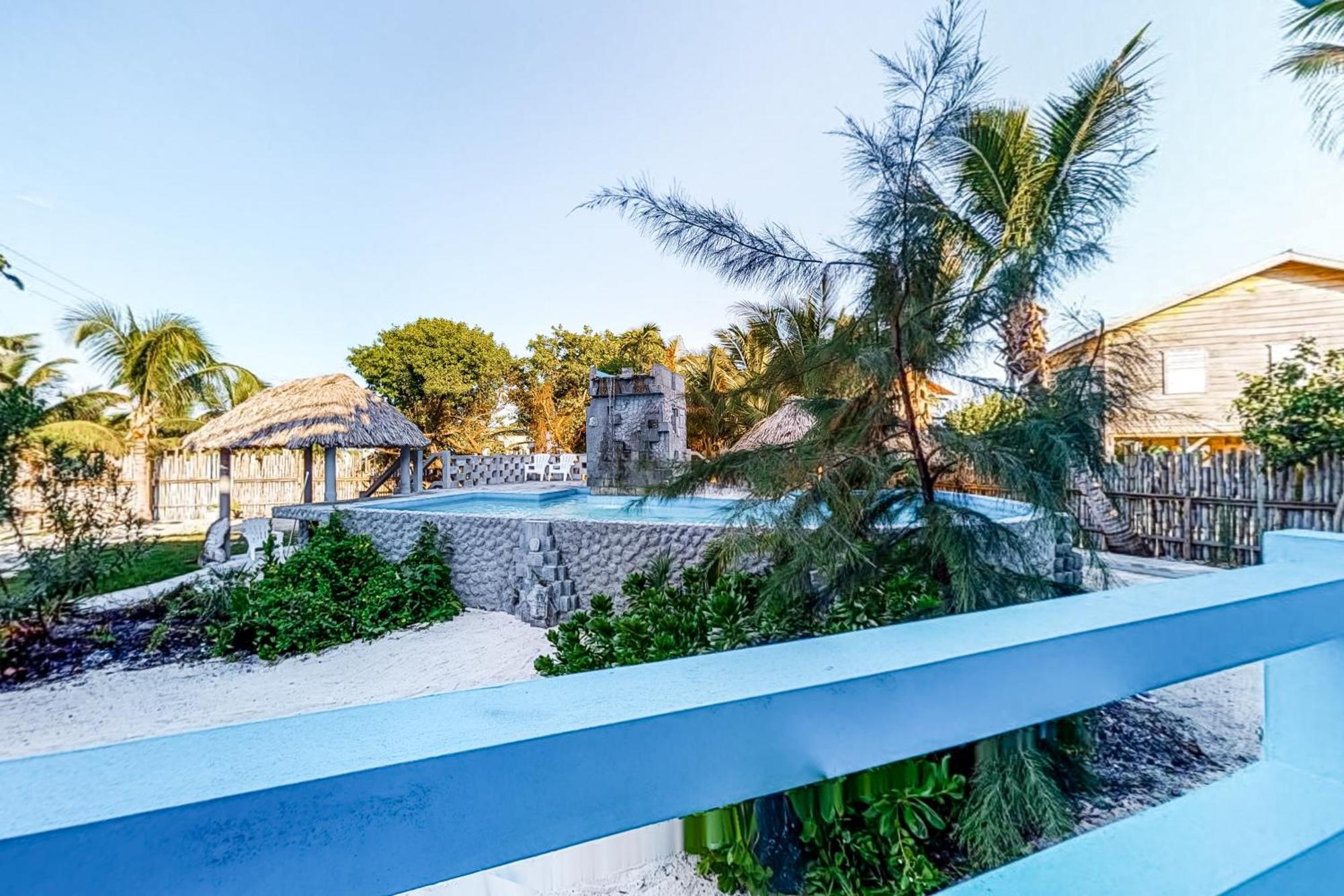 Mayan Falls Caye Caulker Rum bild